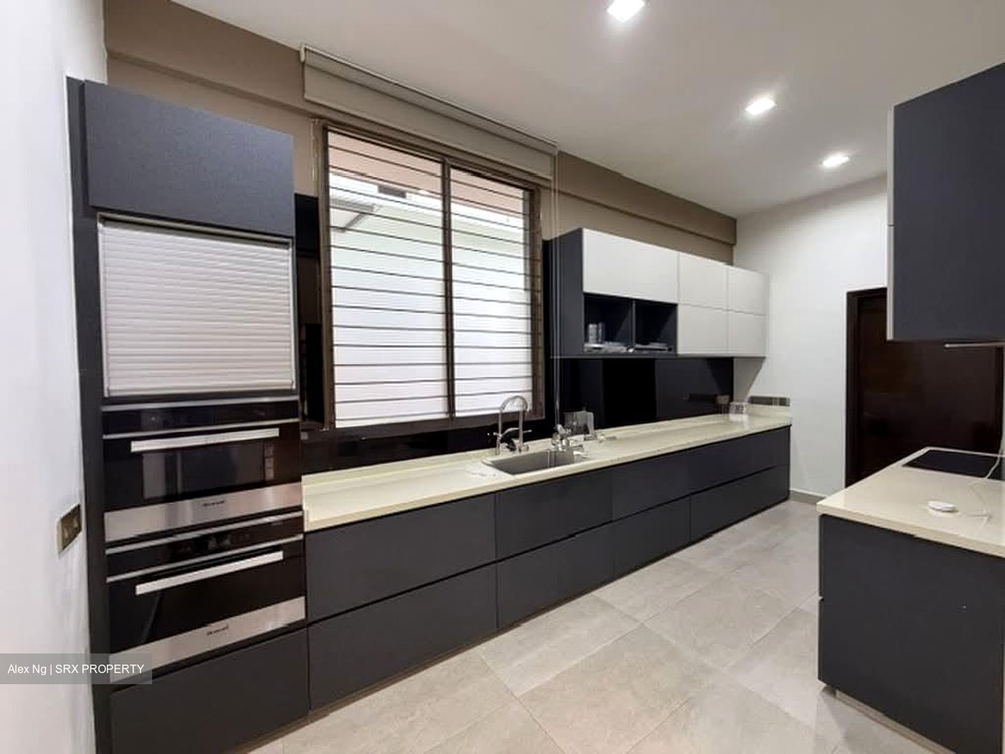 Upper Changi Road (D16), Detached #585662711